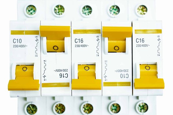 Disjoncteur différentiel moins cher : ne négligez pas la qualité du produit